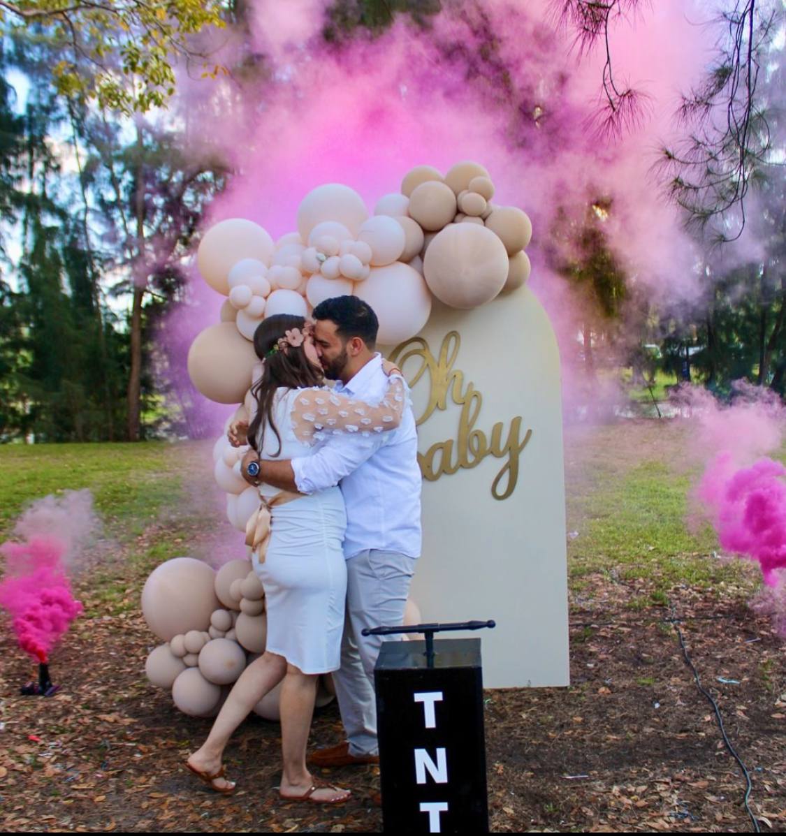 Celebrate your baby shower with beautiful balloon decorations by Best Event Planner & Balloon Decorators and make it a beautiful memory. Call 8595078930 to book your special event today!